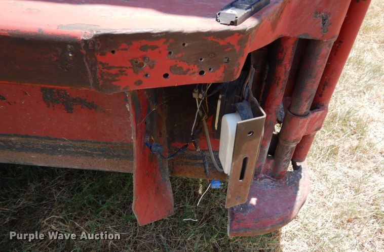 image for item DK0377 2004 Gooseneck Trailers A7B1  livestock trailer