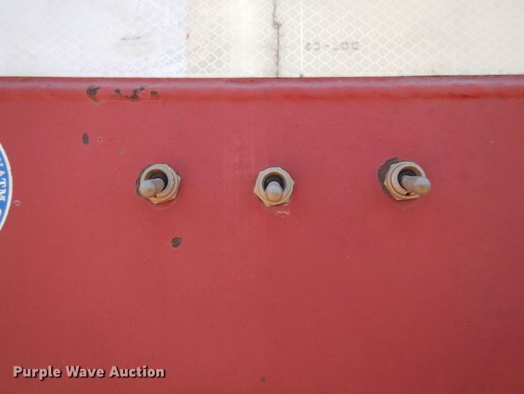 image for item DK0377 2004 Gooseneck Trailers A7B1  livestock trailer