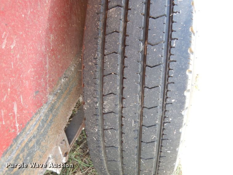 image for item DK0377 2004 Gooseneck Trailers A7B1  livestock trailer