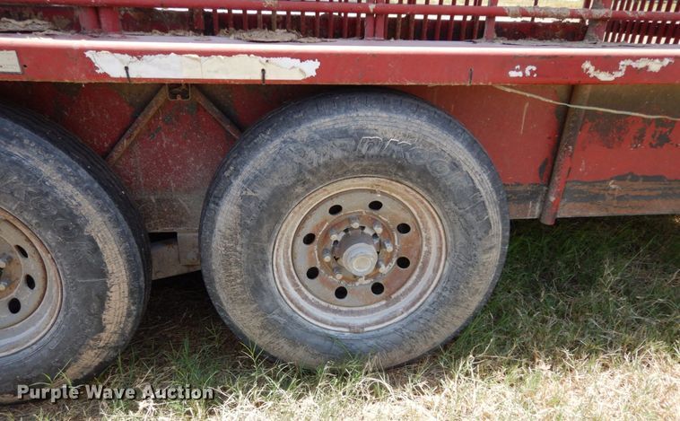 image for item DK0377 2004 Gooseneck Trailers A7B1  livestock trailer