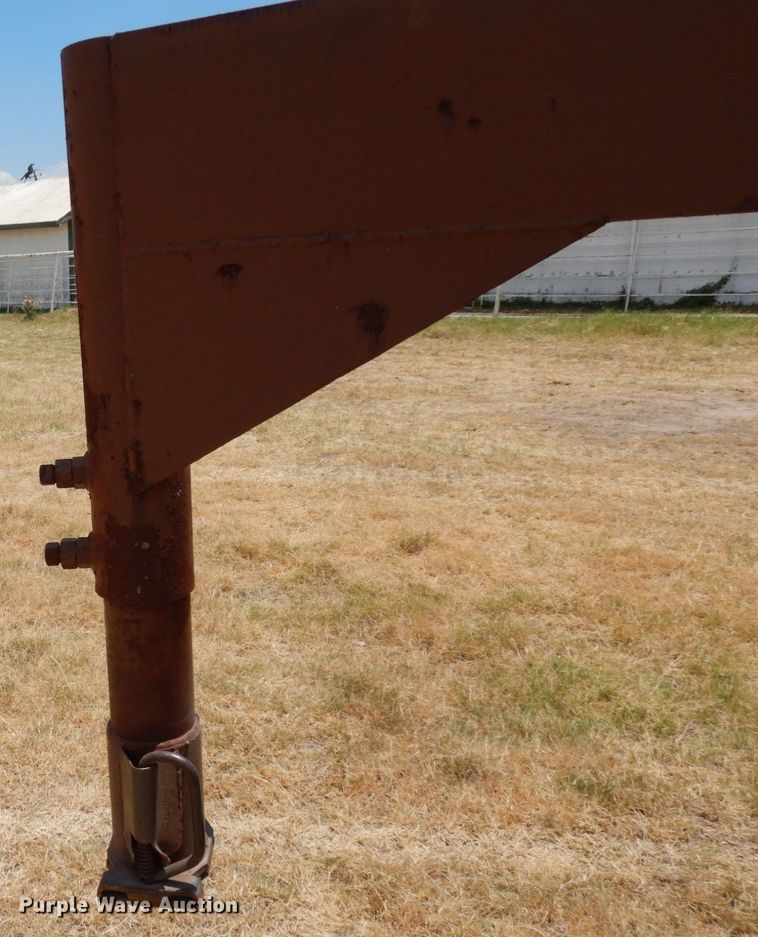 image for item DK0378 1984 Kinnamore  livestock trailer