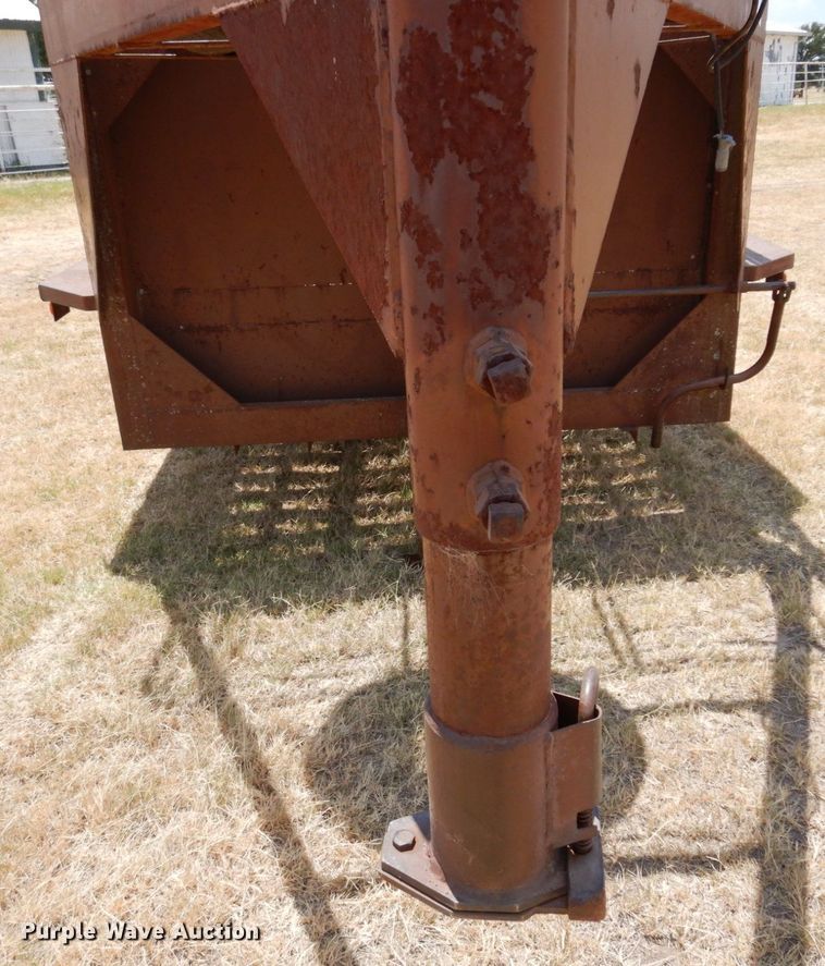 image for item DK0378 1984 Kinnamore  livestock trailer