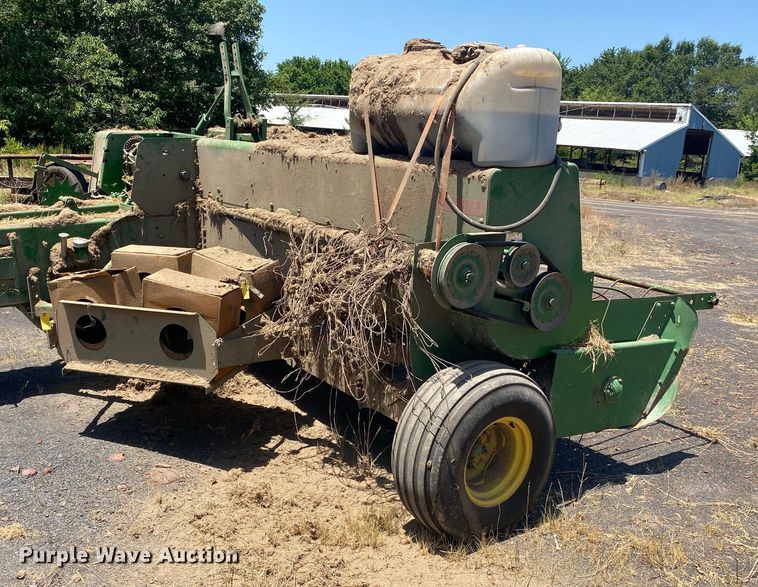 image for item DK6258 2011 John Deere 348  small square baler