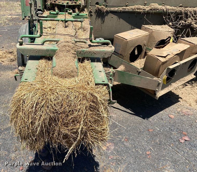 image for item DK6258 2011 John Deere 348  small square baler