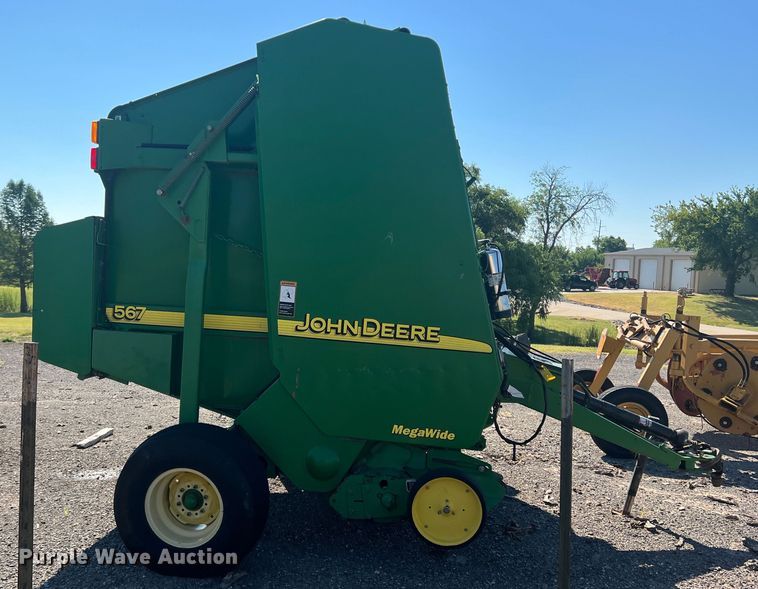 image for item DK7020 2004 John Deere 567  round baler