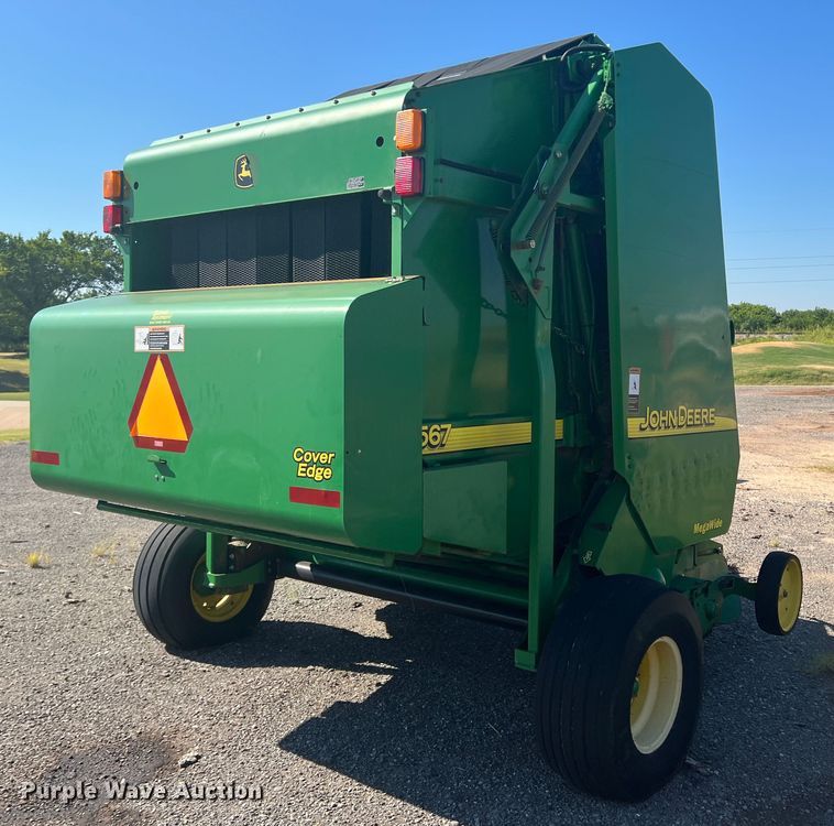image for item DK7020 2004 John Deere 567  round baler
