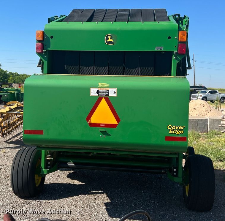 image for item DK7020 2004 John Deere 567  round baler