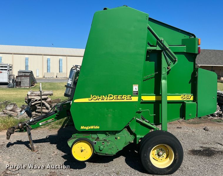 image for item DK7020 2004 John Deere 567  round baler