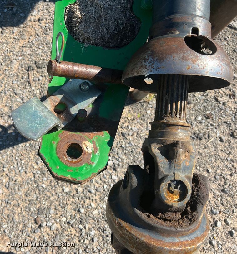 image for item DK7020 2004 John Deere 567  round baler