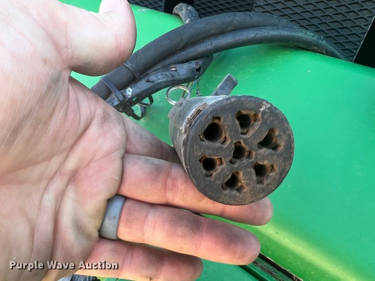 image for item DK7020 2004 John Deere 567  round baler