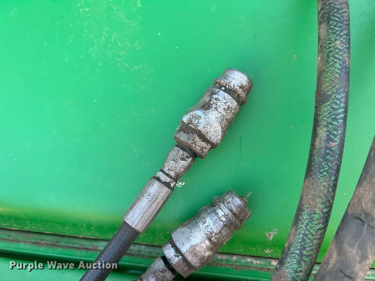 image for item DK7020 2004 John Deere 567  round baler