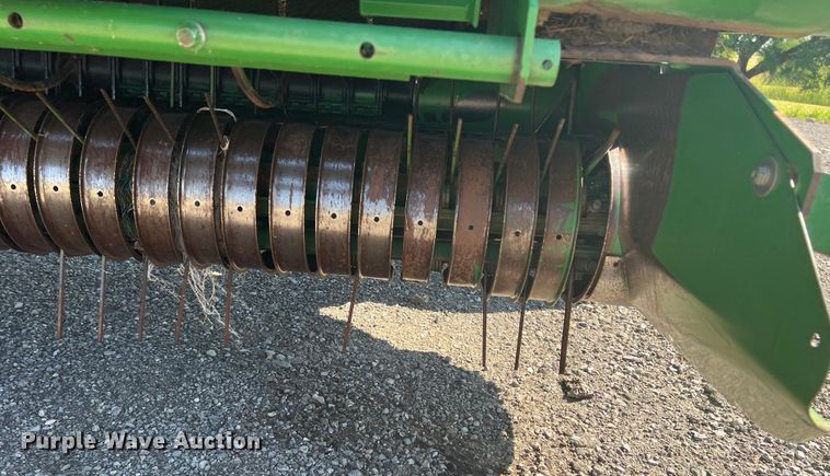 image for item DK7020 2004 John Deere 567  round baler