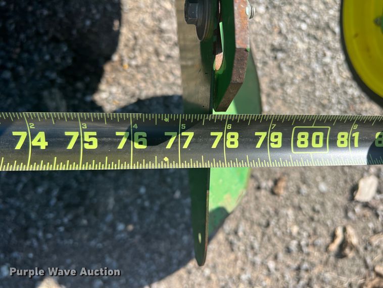 image for item DK7020 2004 John Deere 567  round baler