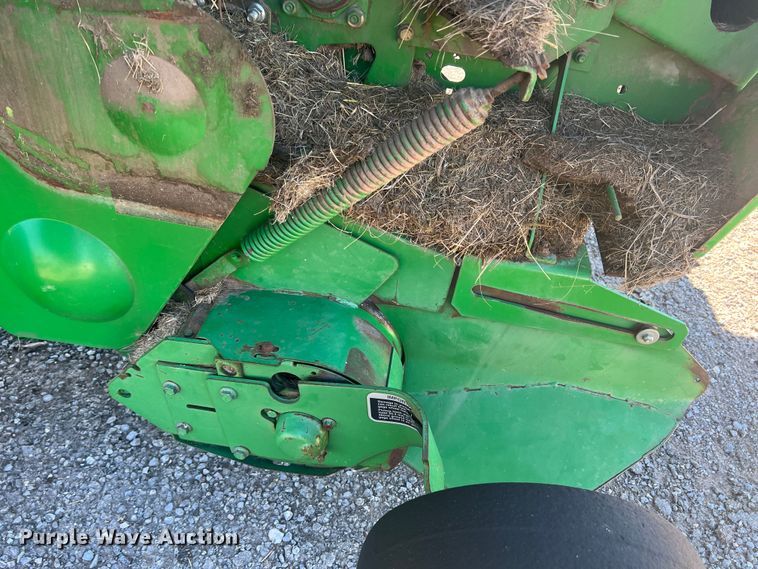 image for item DK7020 2004 John Deere 567  round baler
