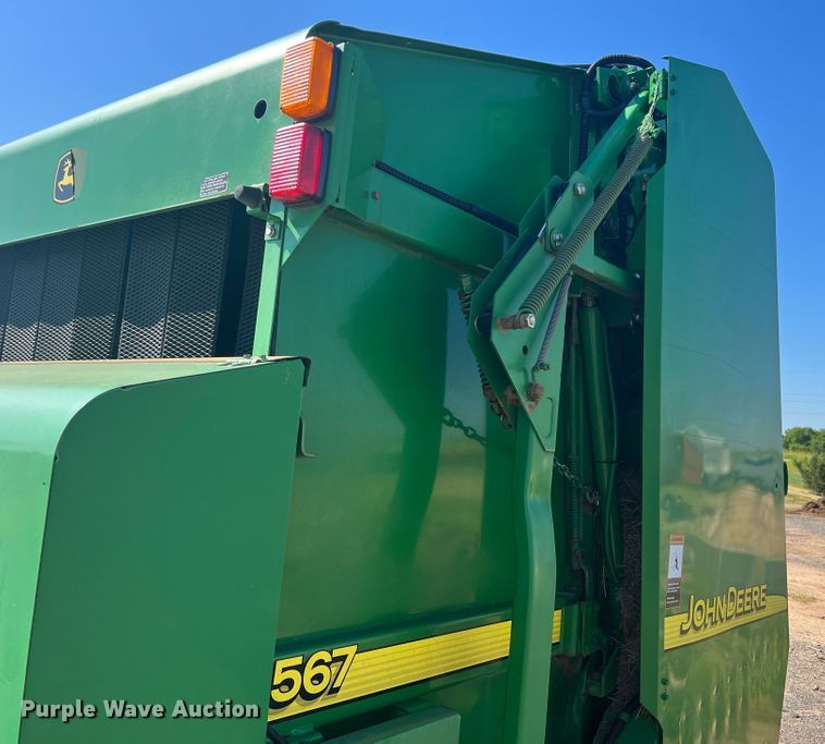 image for item DK7020 2004 John Deere 567  round baler