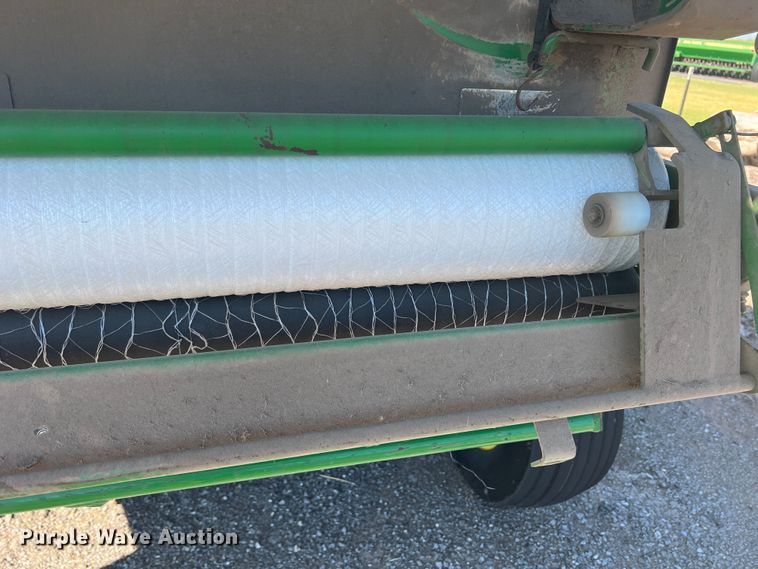 image for item DK7020 2004 John Deere 567  round baler