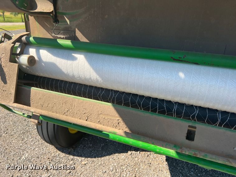 image for item DK7020 2004 John Deere 567  round baler