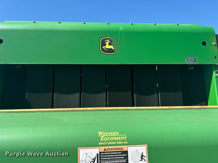 image for item DK7020 2004 John Deere 567  round baler