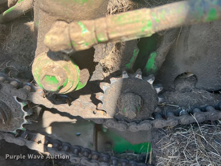 image for item DK7020 2004 John Deere 567  round baler