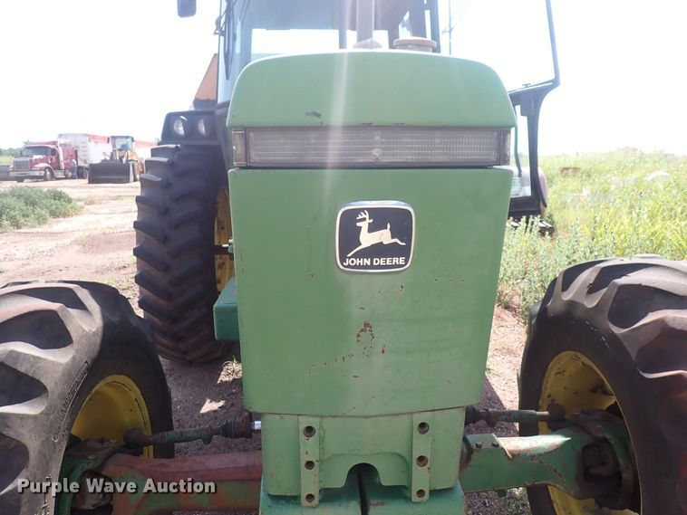 image for item DN0475 1986 John Deere 3150  MFWD tractor