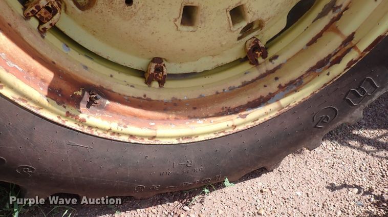 image for item DN0475 1986 John Deere 3150  MFWD tractor