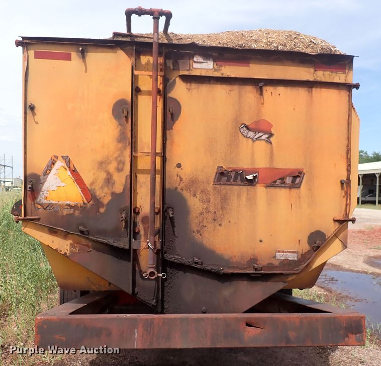 image for item DN0476 Knight Reel-Auggie 3700  feed mixer