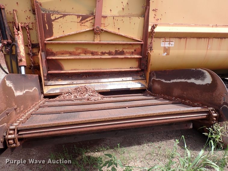 image for item DN0476 Knight Reel-Auggie 3700  feed mixer