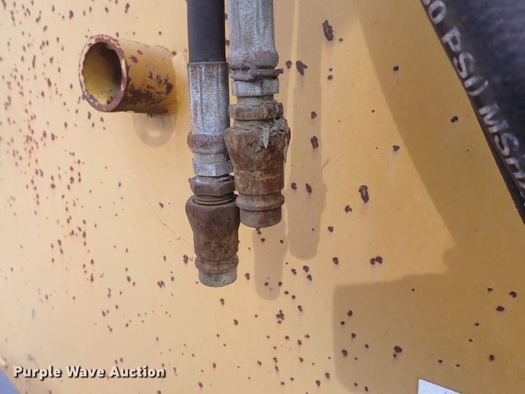 image for item DN0476 Knight Reel-Auggie 3700  feed mixer