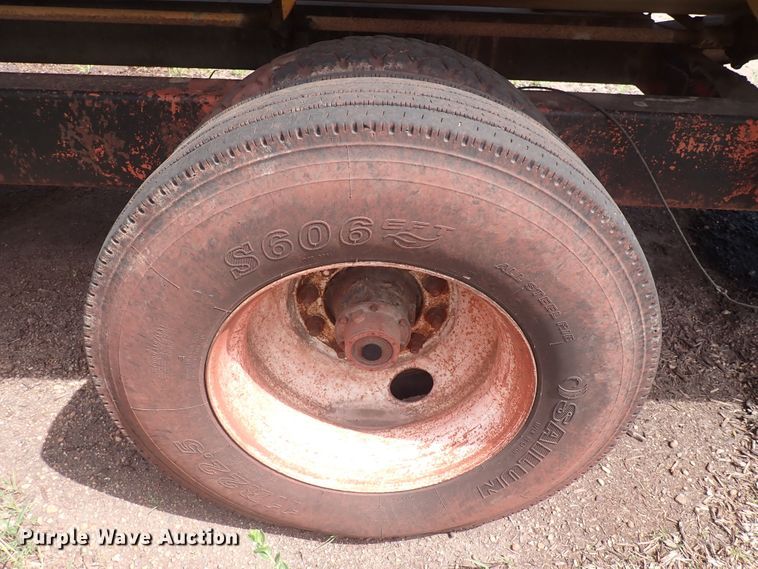 image for item DN0476 Knight Reel-Auggie 3700  feed mixer