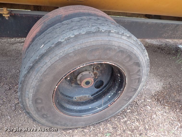 image for item DN0476 Knight Reel-Auggie 3700  feed mixer