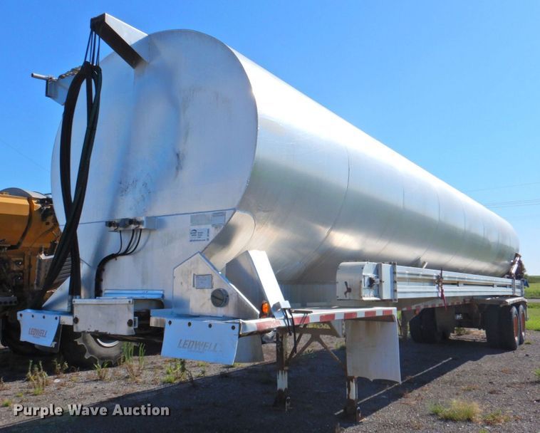 image for item DP4664 2006 Ledwell LW40 APW  feed delivery trailer