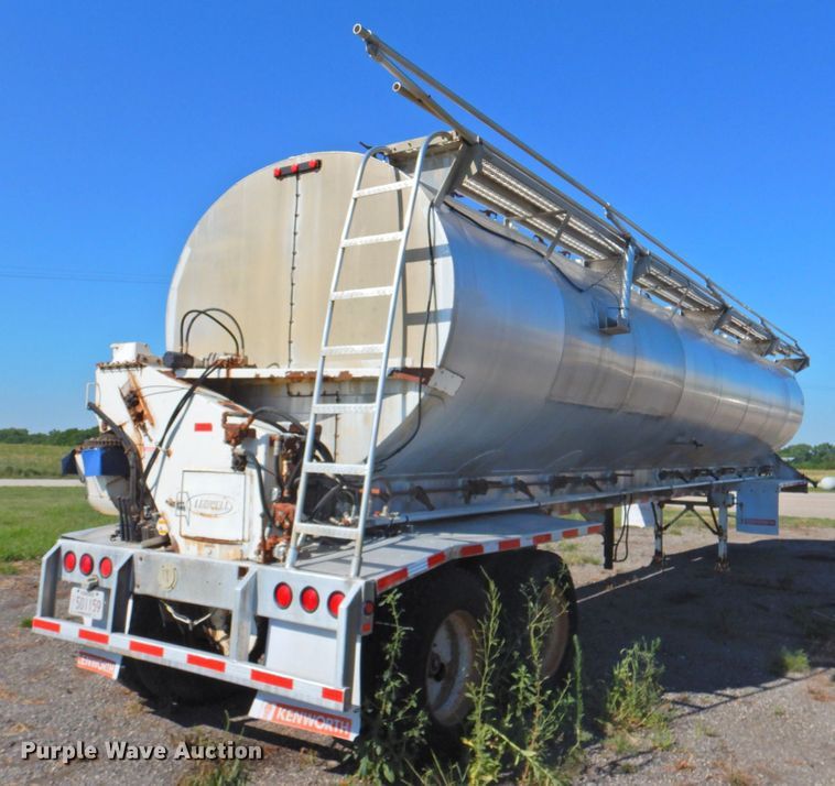 image for item DP4664 2006 Ledwell LW40 APW  feed delivery trailer