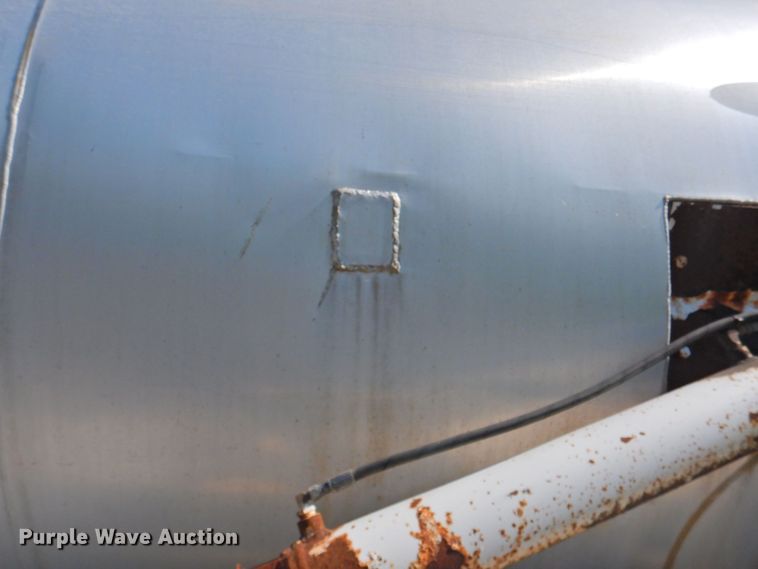 image for item DP4664 2006 Ledwell LW40 APW  feed delivery trailer