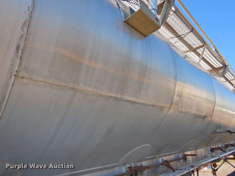 image for item DP4664 2006 Ledwell LW40 APW  feed delivery trailer