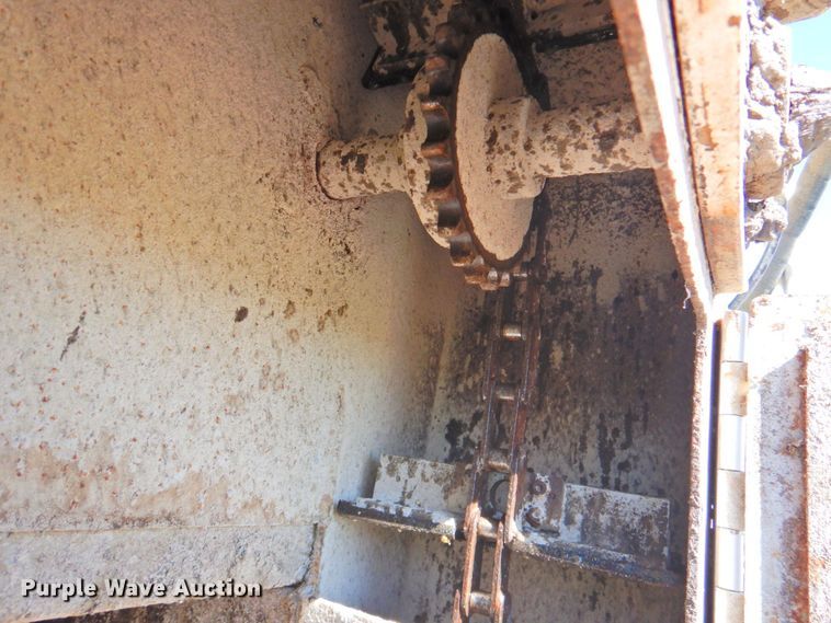 image for item DP4664 2006 Ledwell LW40 APW  feed delivery trailer