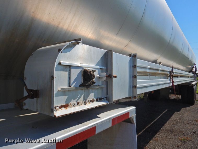 image for item DP4664 2006 Ledwell LW40 APW  feed delivery trailer