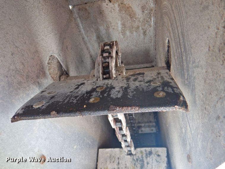 image for item DP4664 2006 Ledwell LW40 APW  feed delivery trailer