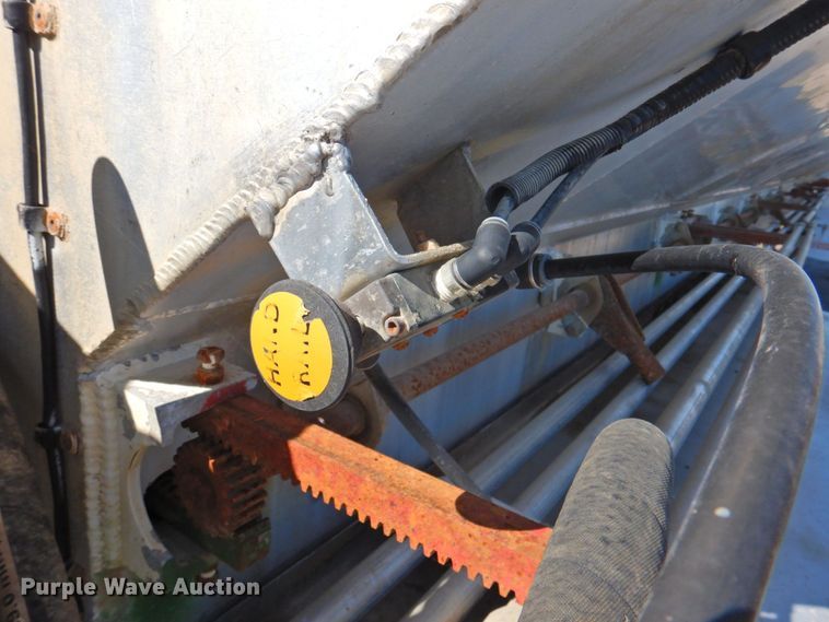 image for item DP4664 2006 Ledwell LW40 APW  feed delivery trailer