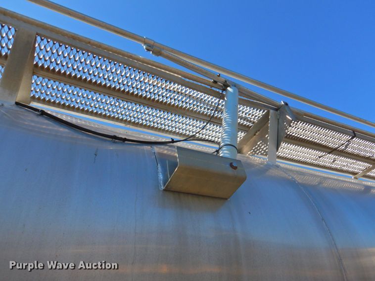 image for item DP4664 2006 Ledwell LW40 APW  feed delivery trailer