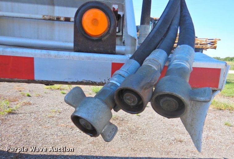 image for item DP4664 2006 Ledwell LW40 APW  feed delivery trailer