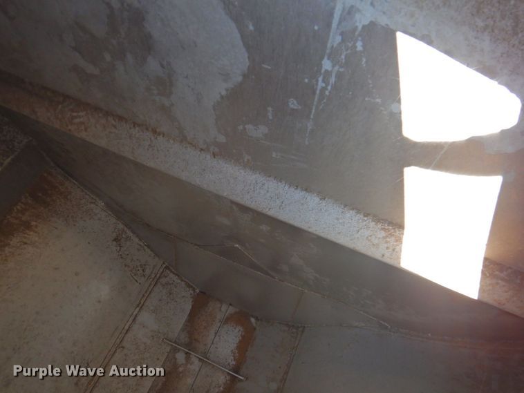 image for item DP4664 2006 Ledwell LW40 APW  feed delivery trailer