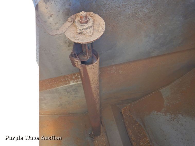 image for item DP4664 2006 Ledwell LW40 APW  feed delivery trailer