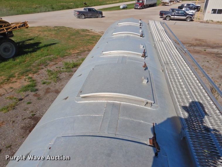 image for item DP4664 2006 Ledwell LW40 APW  feed delivery trailer