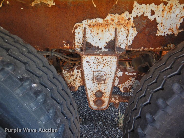 image for item DP4664 2006 Ledwell LW40 APW  feed delivery trailer