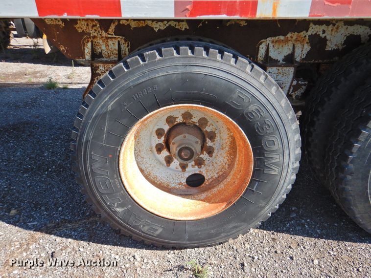 image for item DP4664 2006 Ledwell LW40 APW  feed delivery trailer