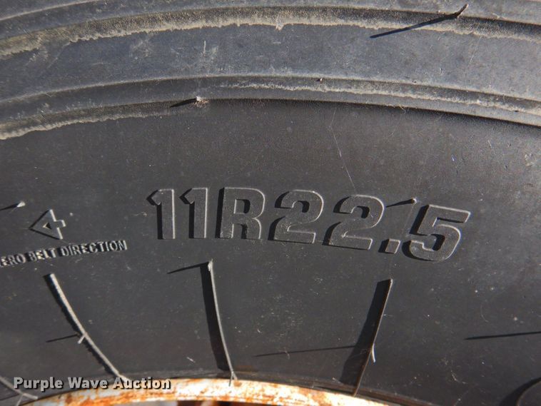 image for item DP4664 2006 Ledwell LW40 APW  feed delivery trailer