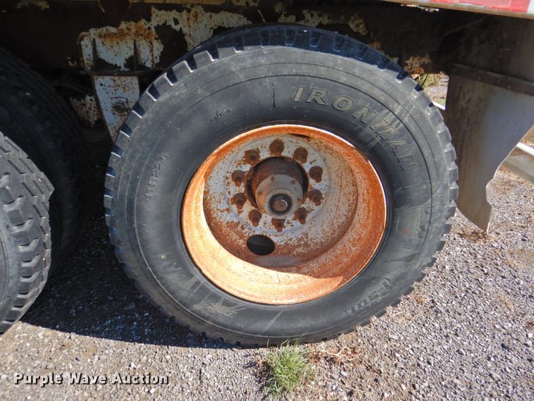 image for item DP4664 2006 Ledwell LW40 APW  feed delivery trailer