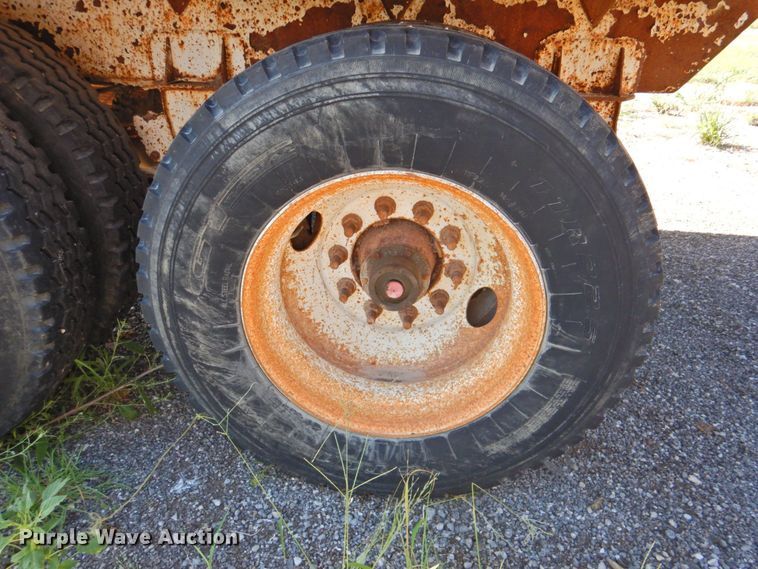 image for item DP4664 2006 Ledwell LW40 APW  feed delivery trailer