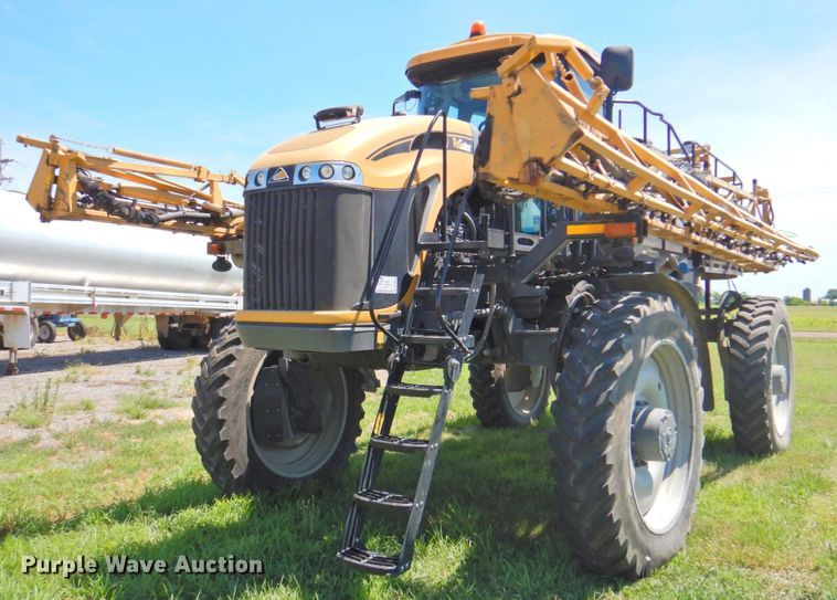 image for item DP4665 2014 Rogator RG900  sprayer