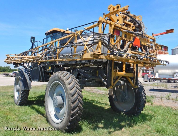 image for item DP4665 2014 Rogator RG900  sprayer